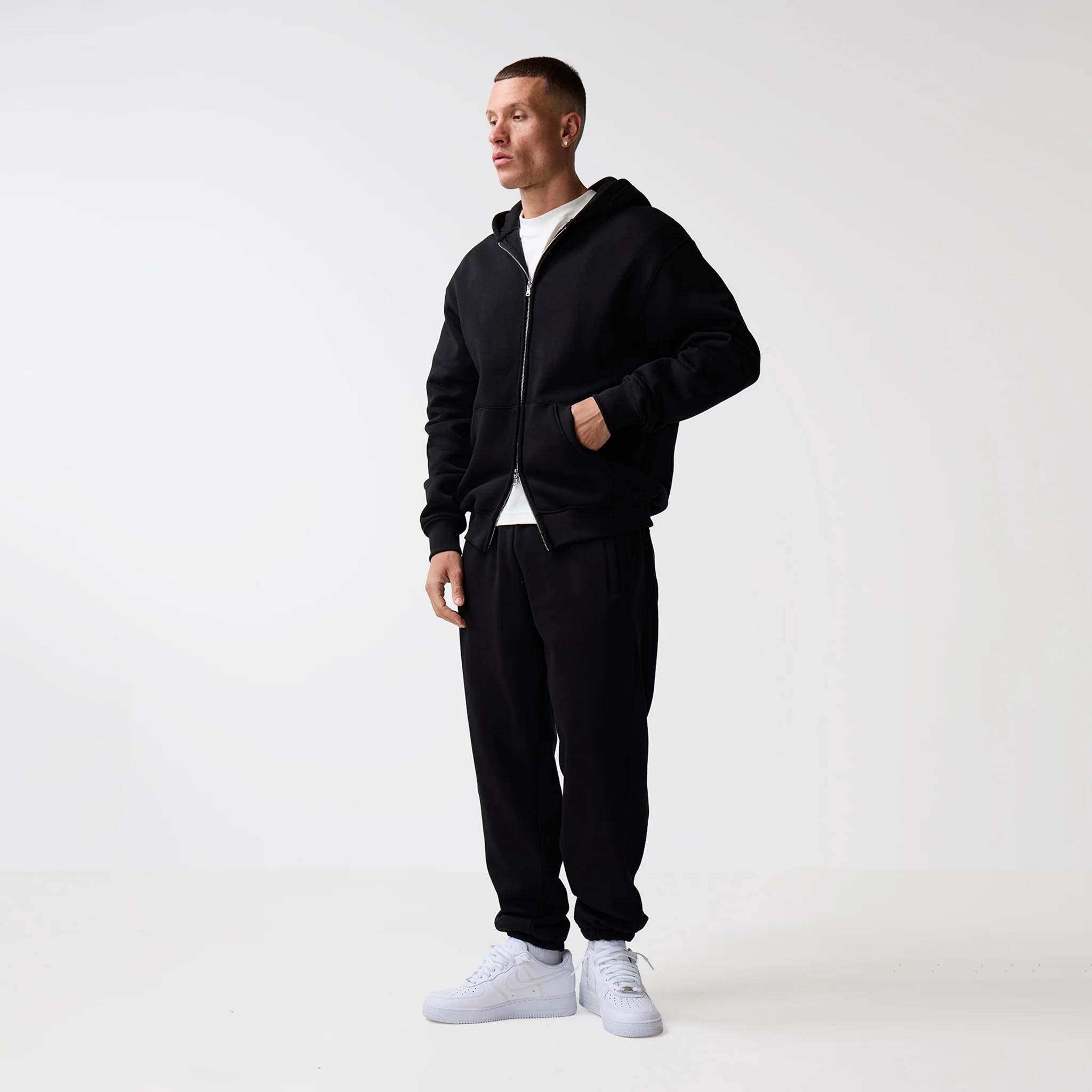 Cuffed Jogger | Black - Image 3