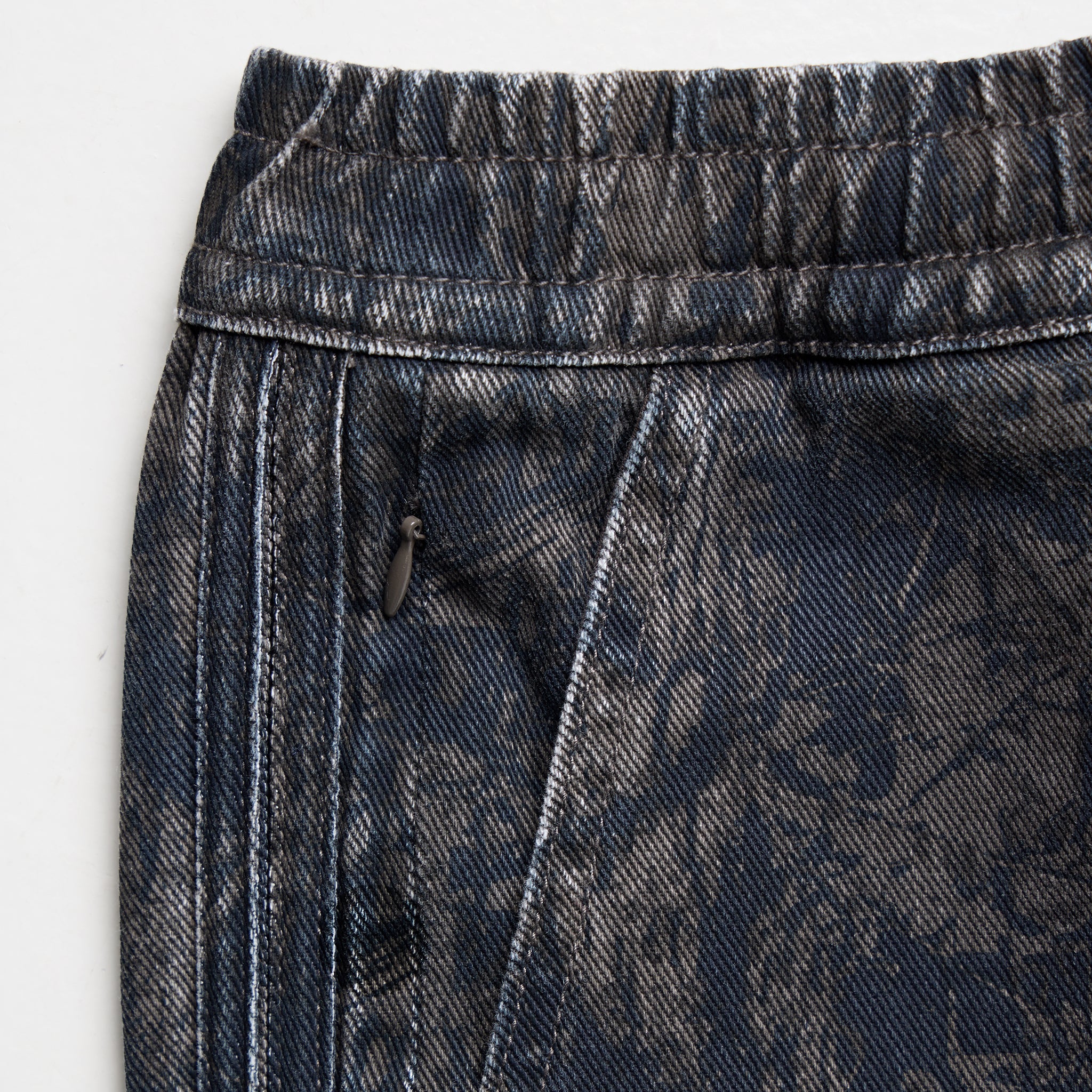 Essential Real Tree Camo Shorts | Charcoal - Image 5