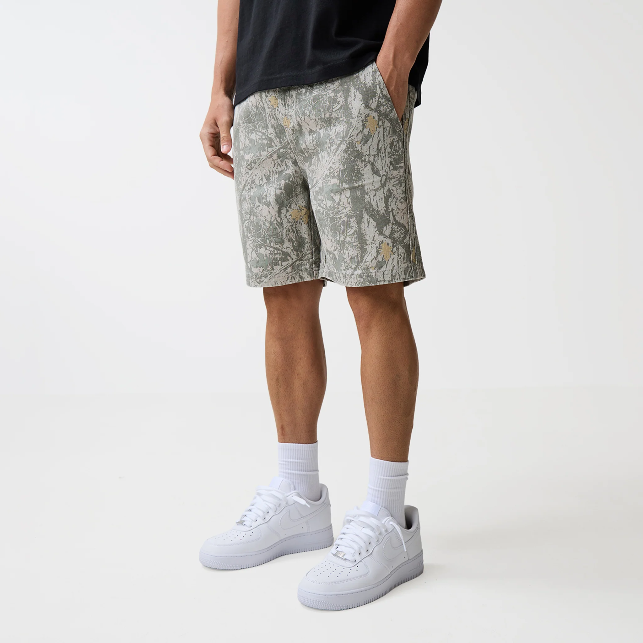 Essential Real Tree Camo Shorts | Green - Image 3