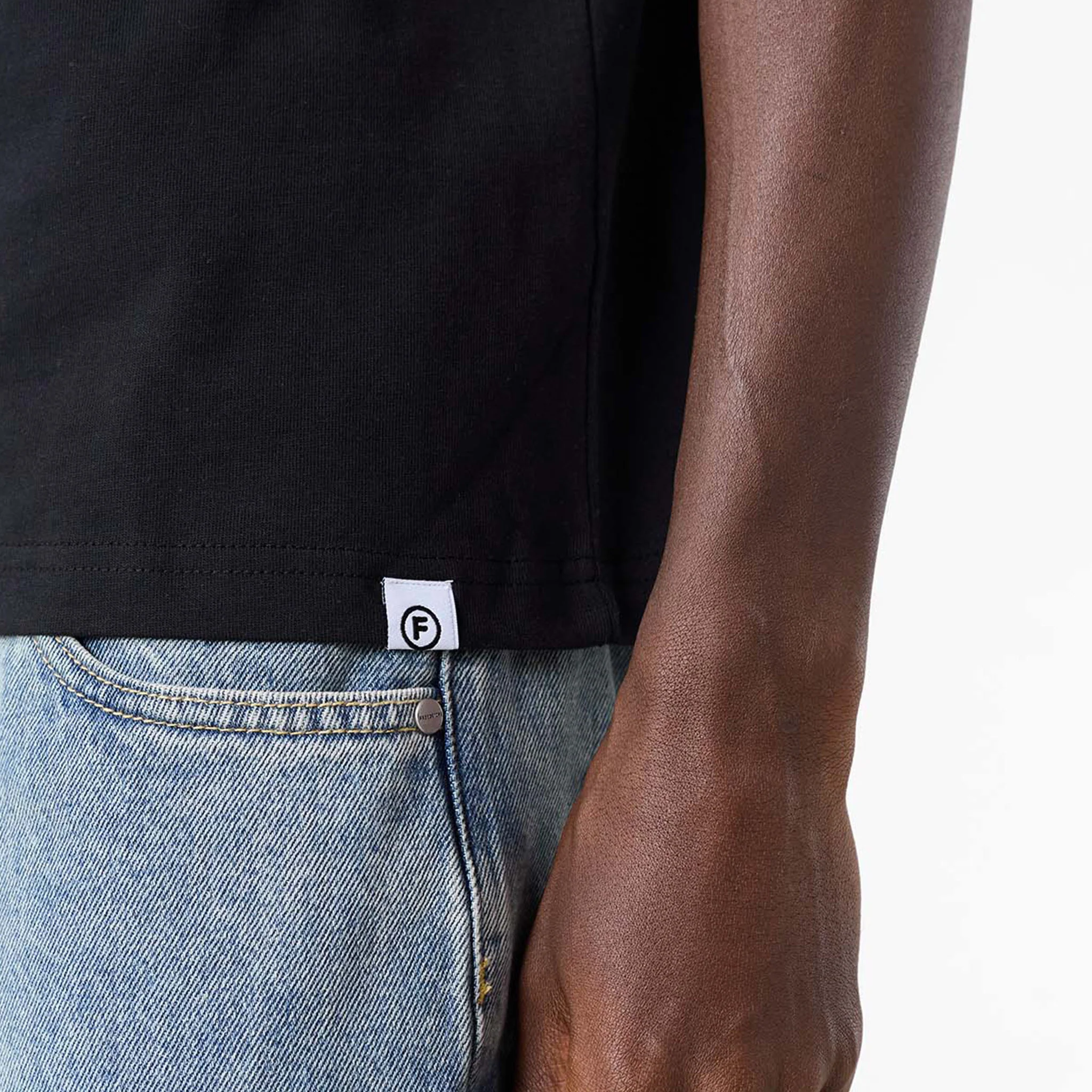 Members Club T-Shirt | Black - Image 8