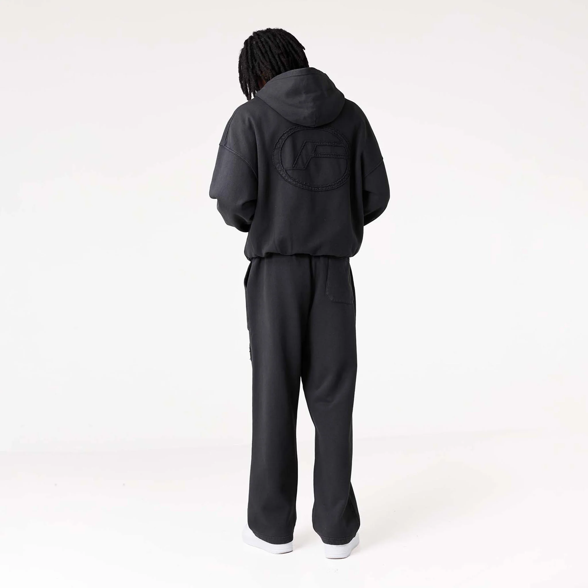 Oval Appliqué Open Hem Jogger | Washed Black - Image 2