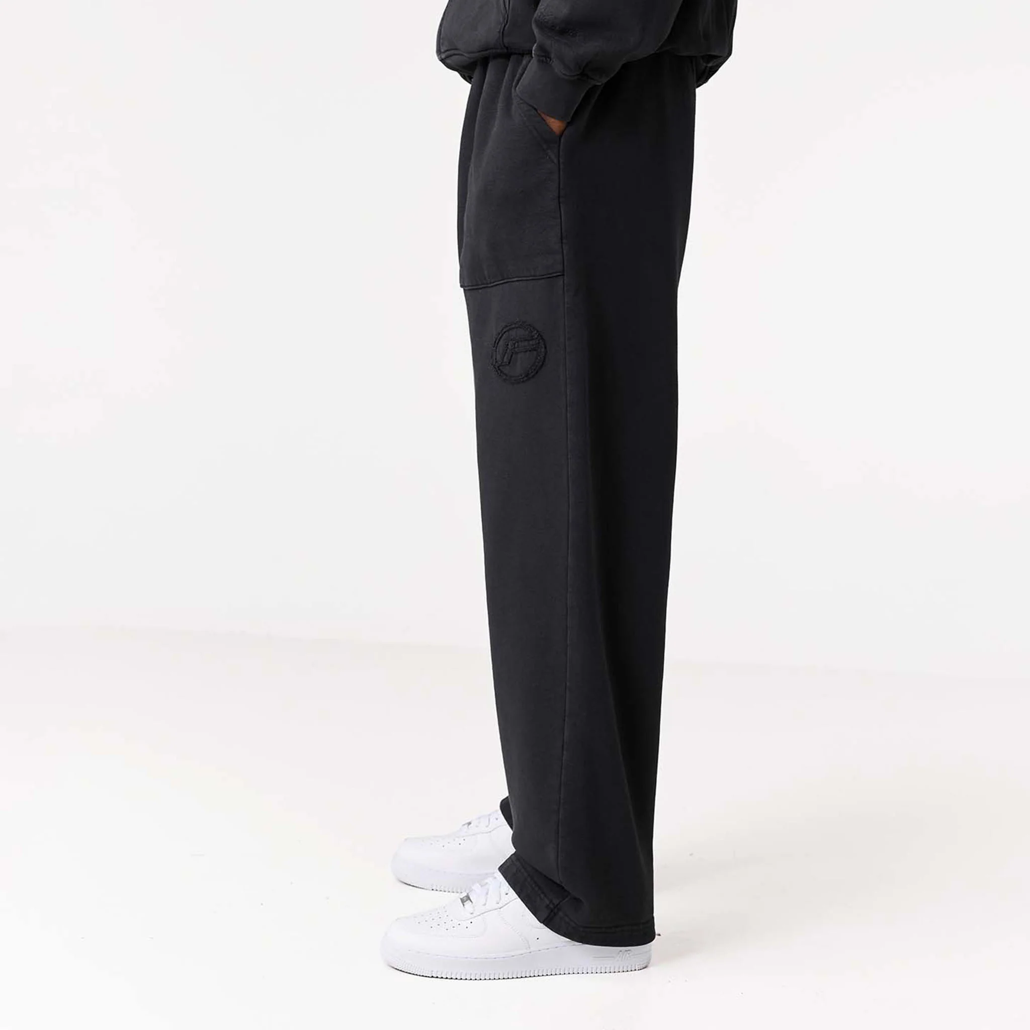 Oval Appliqué Open Hem Jogger | Washed Black - Image 5