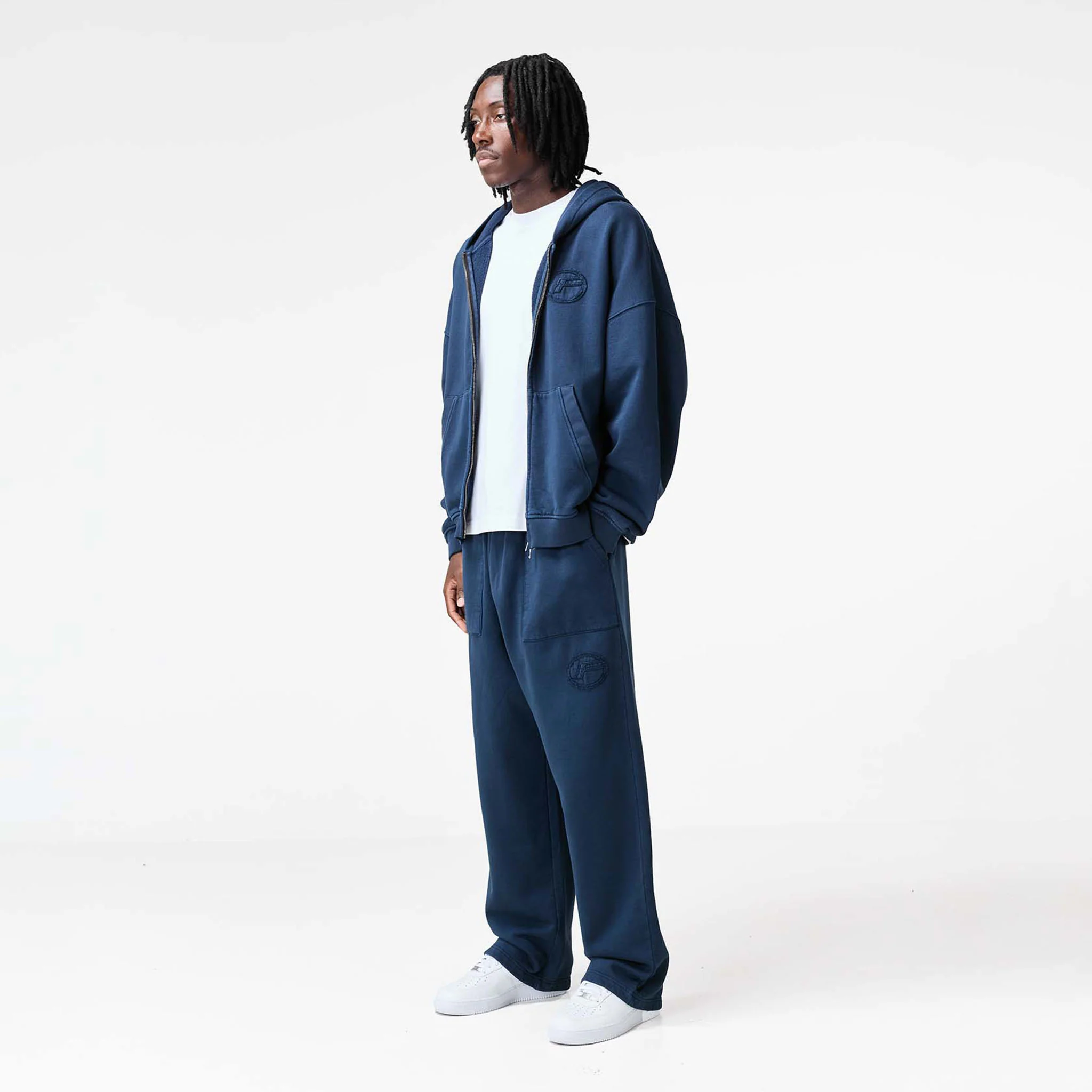 Oval Appliqué Open Hem Jogger | Washed Navy - Image 5