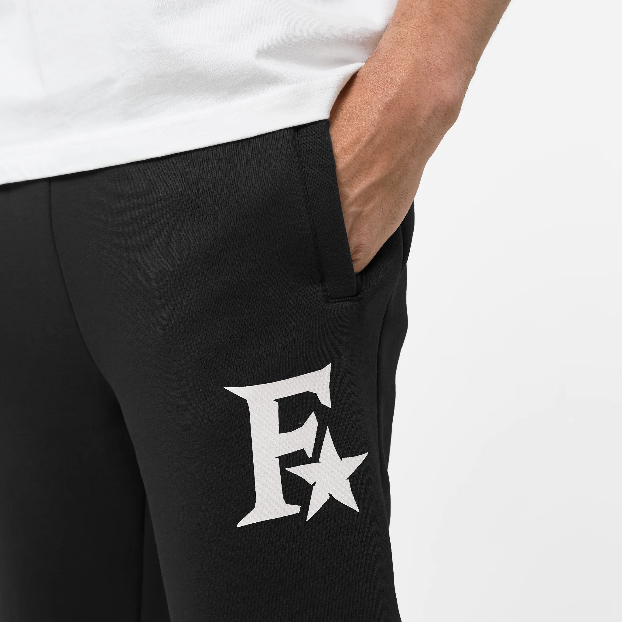 Star Icon Open Hem Jogger | Black - Image 3