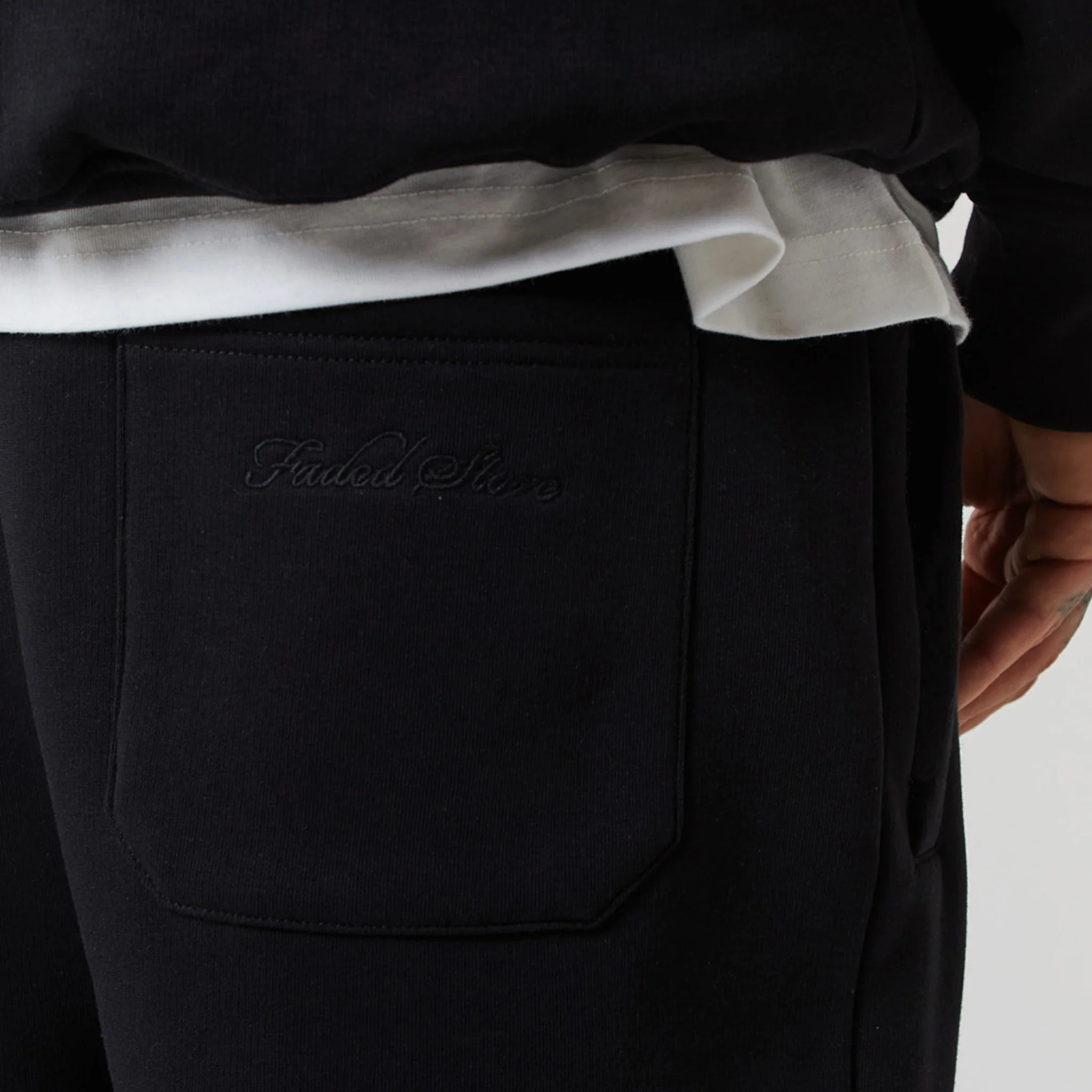 Star Icon Open Hem Jogger | Black - Image 6